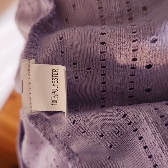 Beautiful lilac colored top - Picture 5 of 5